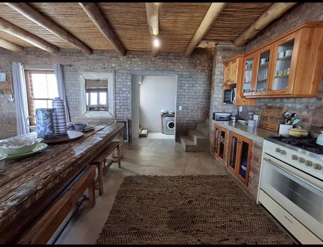 7 BEDROOM HOUSE FOR SALE IN DUYKER EILAND